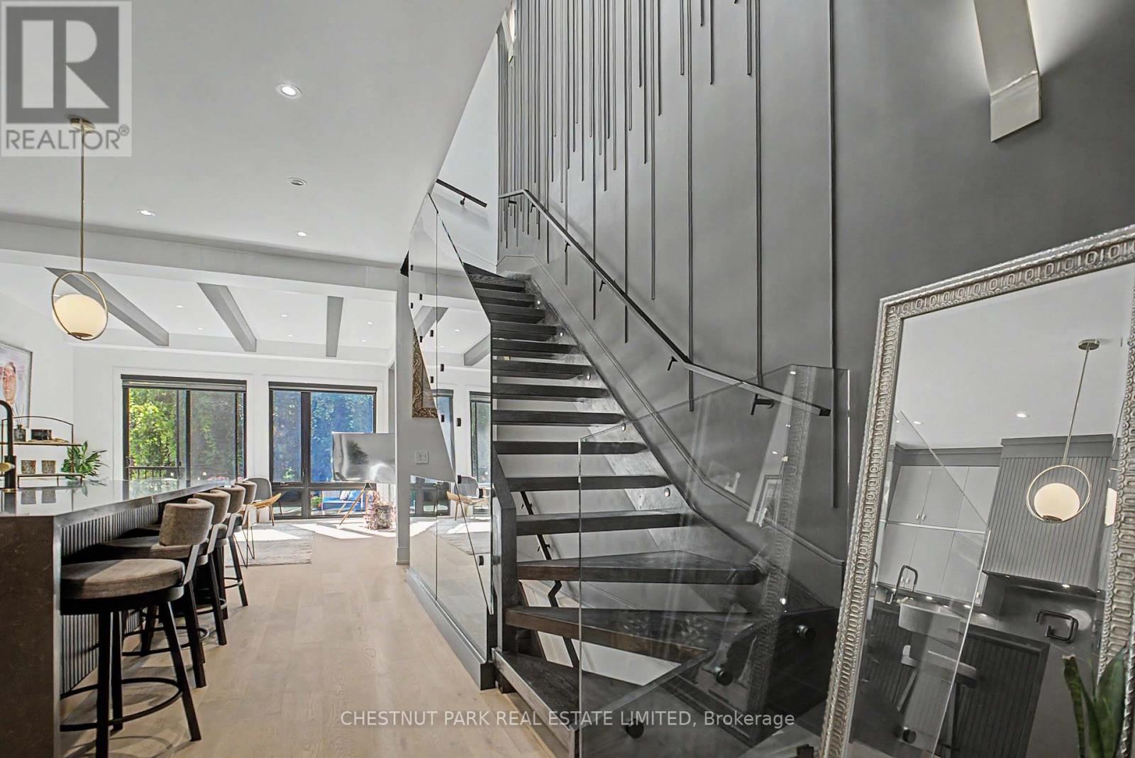 150 Sheldon Avenue, Toronto, Ontario  M8W 4L6 - Photo 22 - W13794984