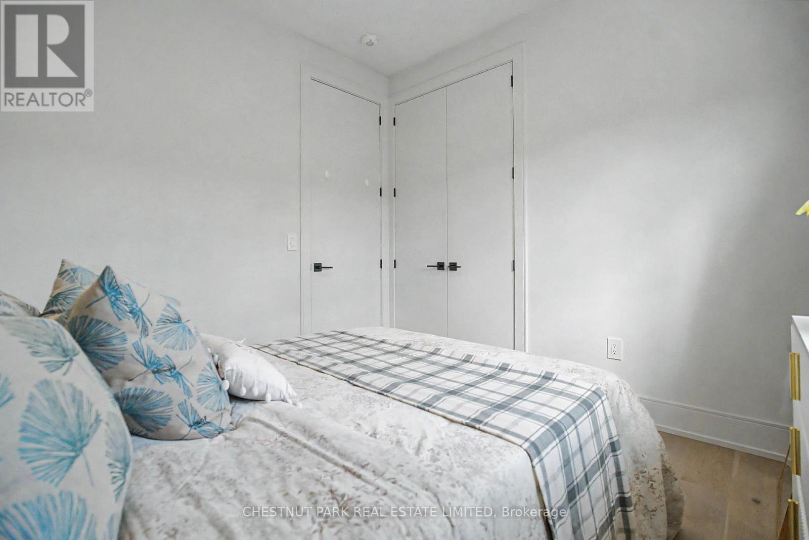 150 Sheldon Avenue, Toronto, Ontario  M8W 4L6 - Photo 28 - W13794984