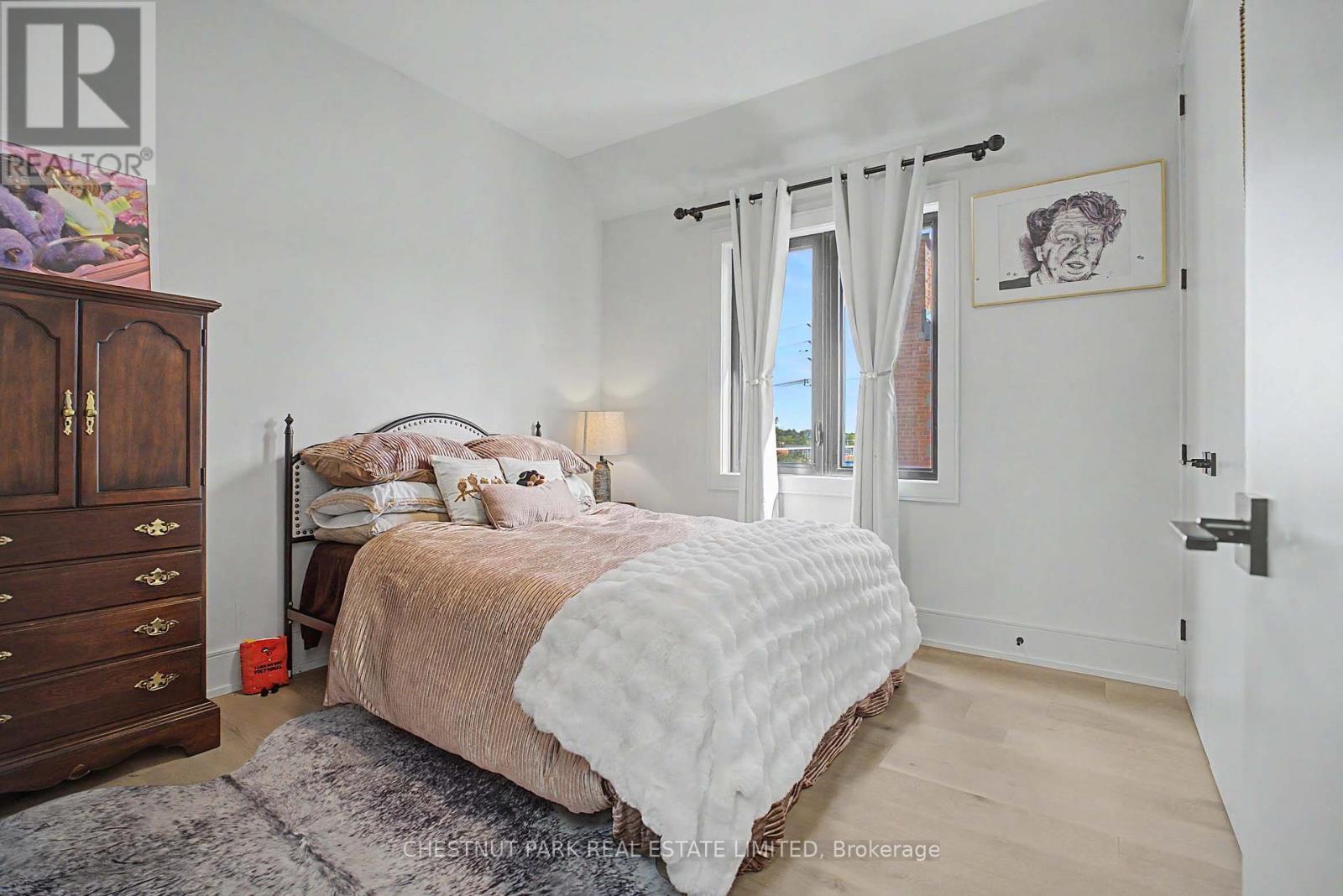 150 Sheldon Avenue, Toronto, Ontario  M8W 4L6 - Photo 29 - W13794984
