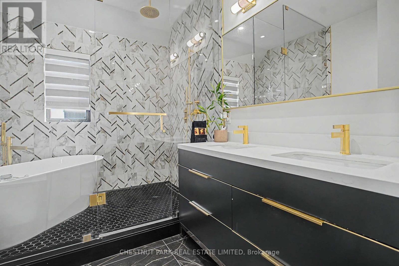 150 Sheldon Avenue, Toronto, Ontario  M8W 4L6 - Photo 33 - W13794984