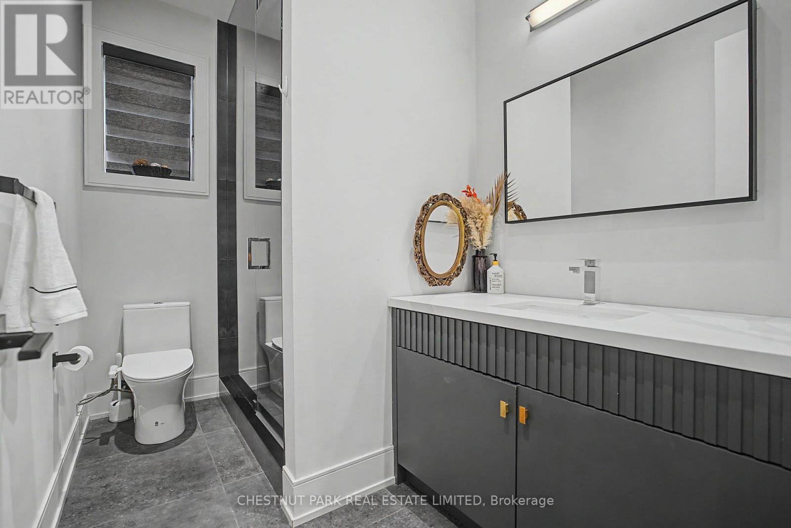 150 Sheldon Avenue, Toronto, Ontario  M8W 4L6 - Photo 45 - W13794984