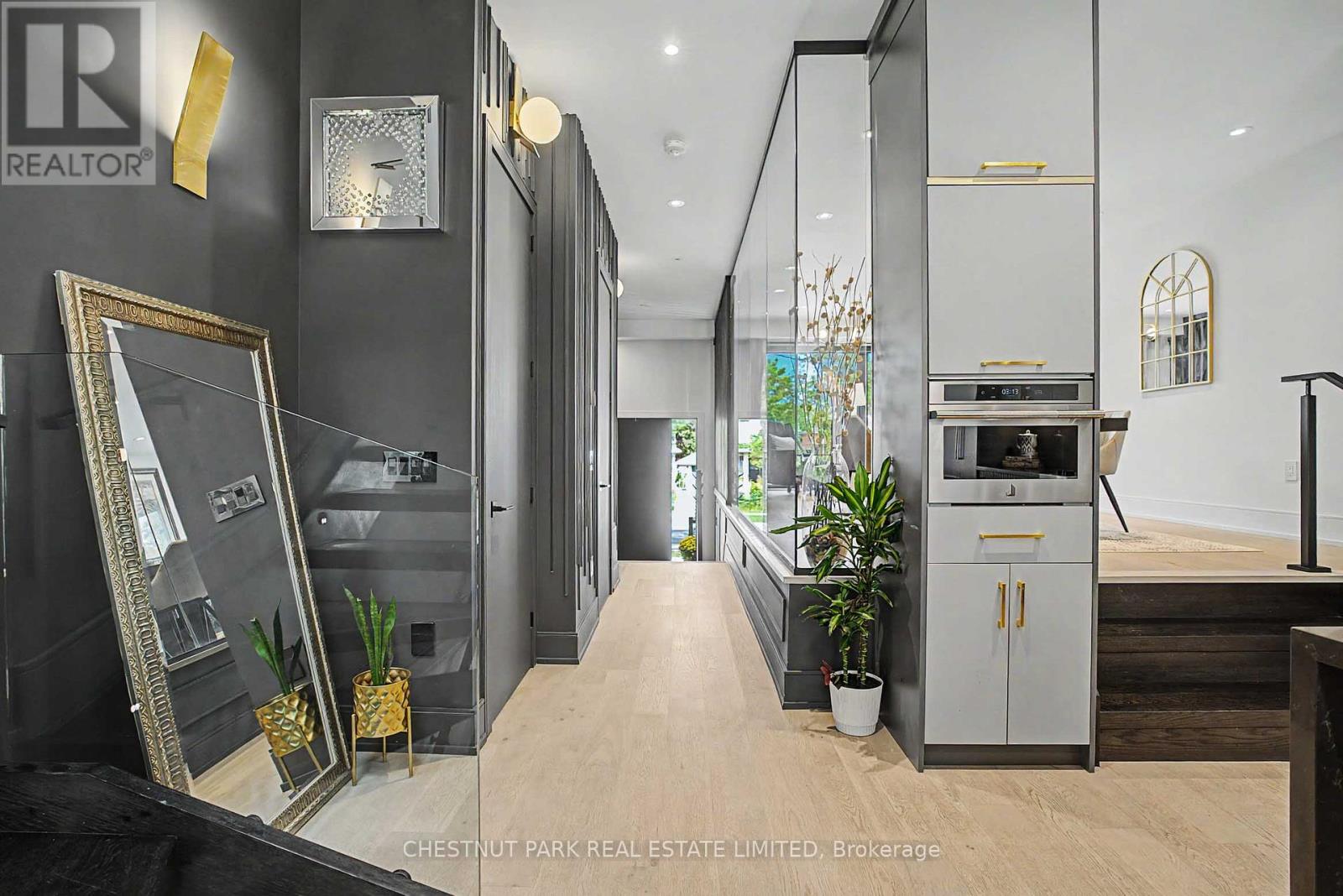 150 Sheldon Avenue, Toronto, Ontario  M8W 4L6 - Photo 6 - W13794984