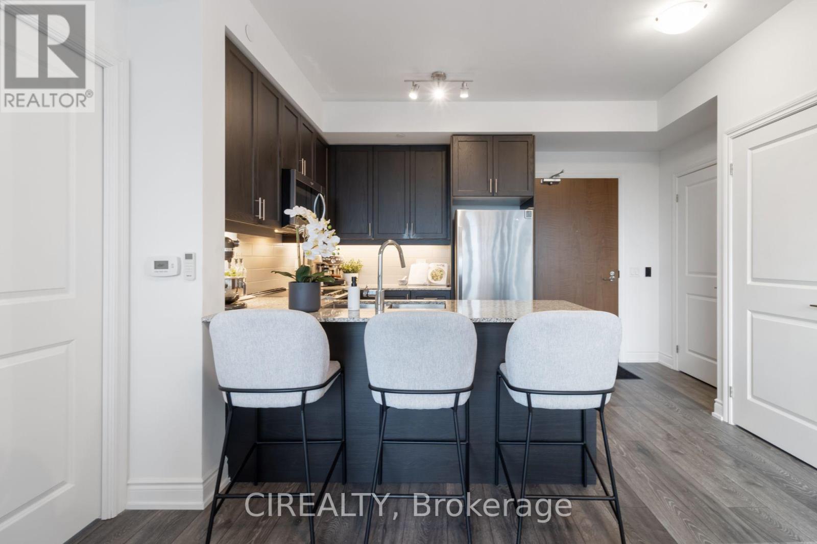 403 - 1050 Main Street E, Milton, Ontario  L9T 9M3 - Photo 3 - W13795010