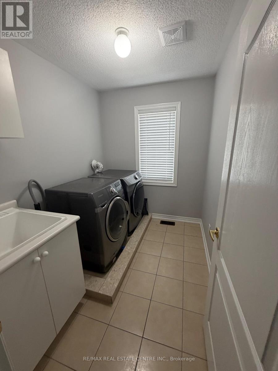 79 Templehill Road, Brampton (Sandringham-Wellington), Ontario  L6R 0Z8 - Photo 19 - W13795016