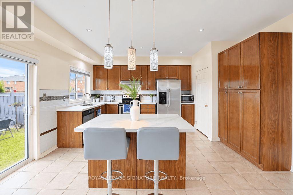84 Jordensen Drive, Brampton (Credit Valley), Ontario  L6X 0S1 - Photo 11 - W13795028