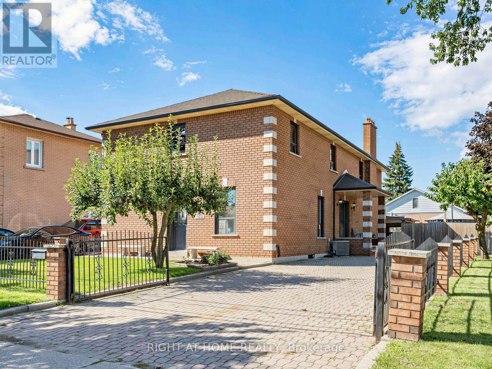 102 JUDSON STREET, toronto (mimico), Ontario