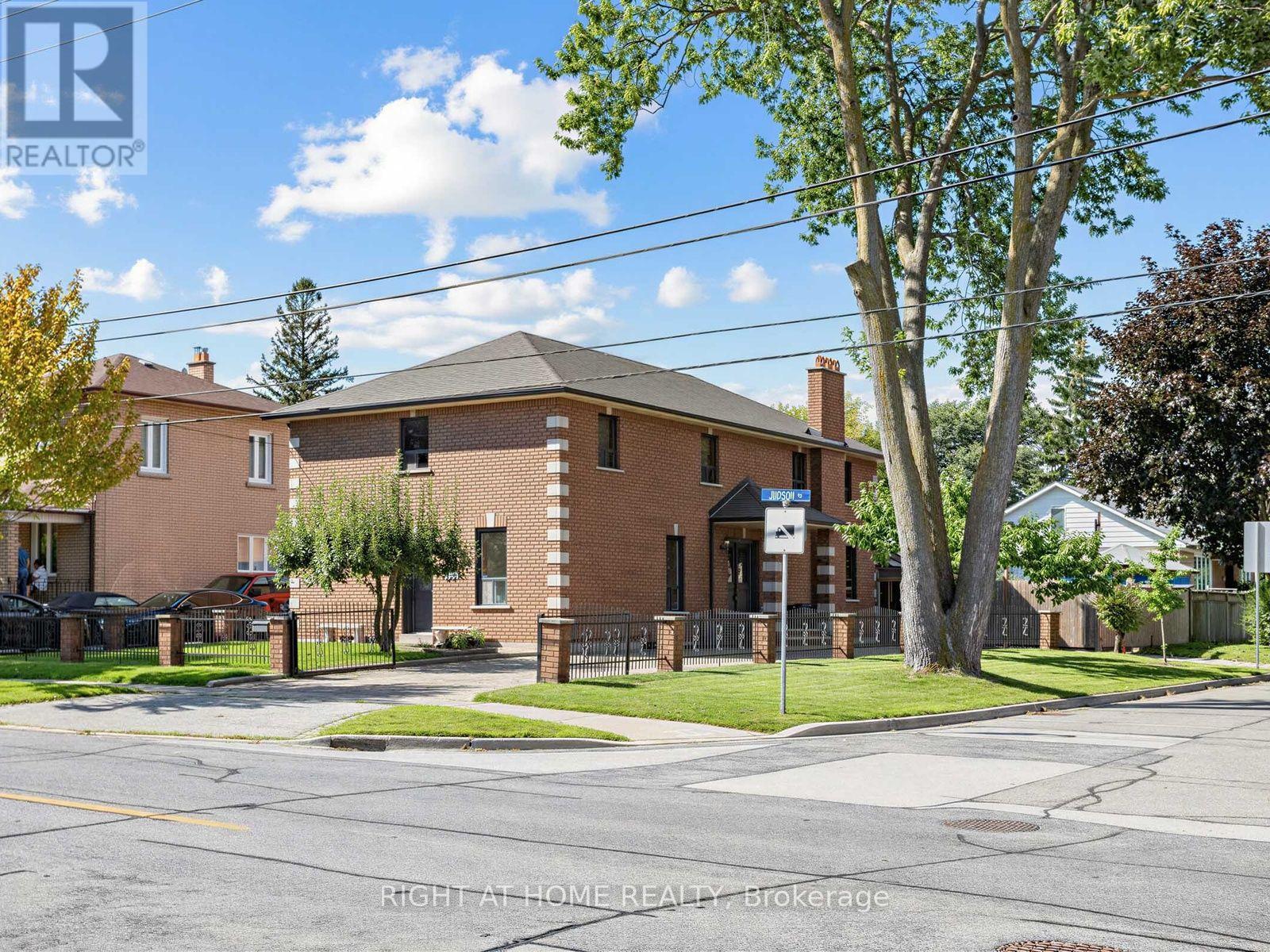 102 Judson Street, Toronto, Ontario  M8Z 1B1 - Photo 3 - W13795074