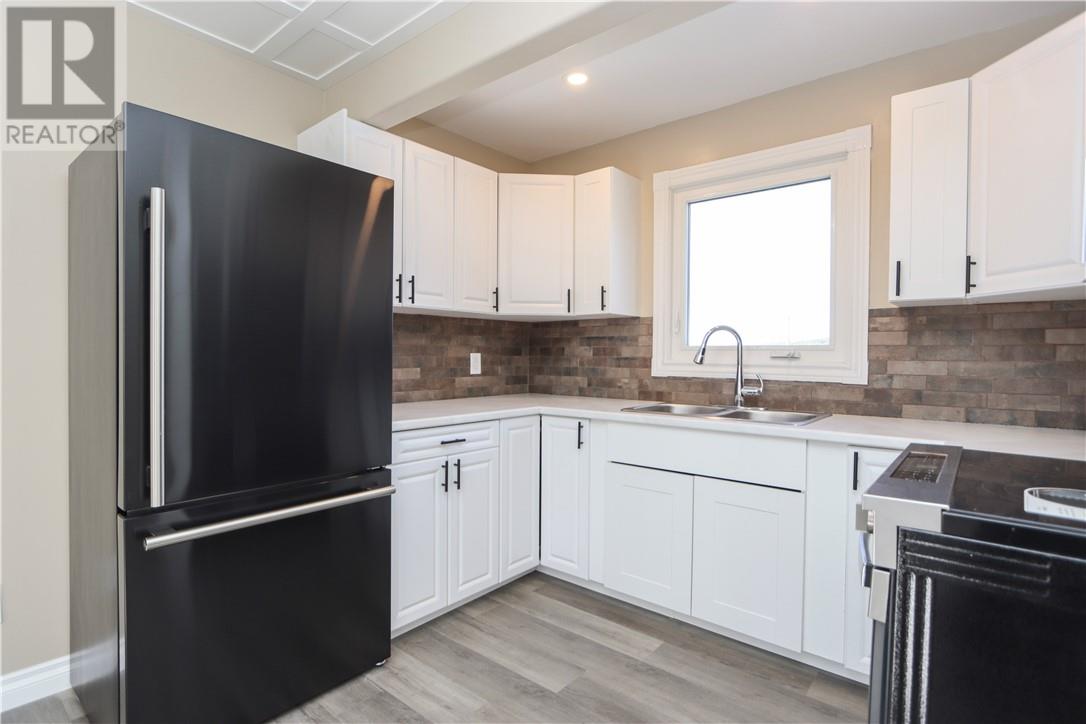 417 Burton Avenue, Sudbury, Ontario  P3C 4K6 - Photo 6 - 2130417