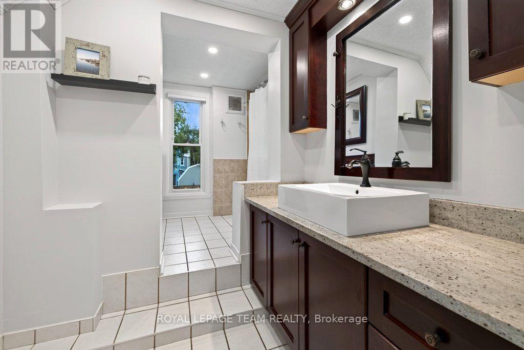 249 Hinchey Avenue, Ottawa, Ontario  K1Y 1L9 - Photo 24 - X13795192
