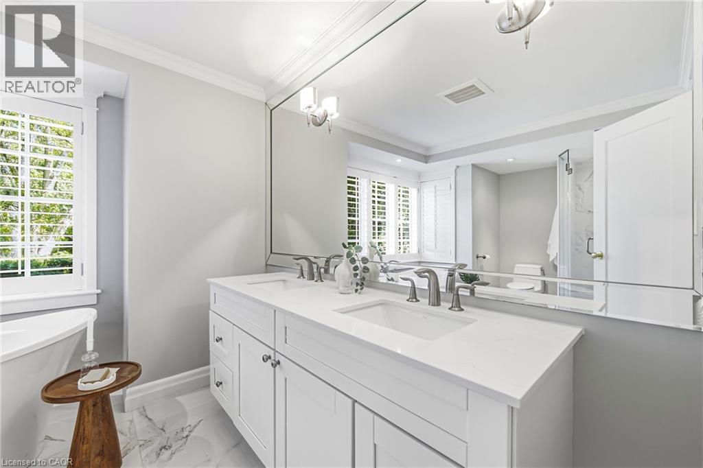 7 Colonial Crescent, Oakville, Ontario  L6J 4K8 - Photo 27 - 40862236
