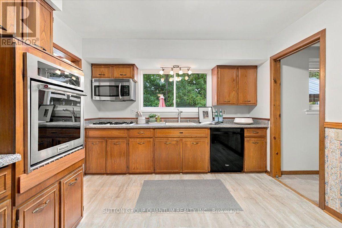325 Erindale Drive, Burlington, Ontario  L7L 4T3 - Photo 10 - W13795166