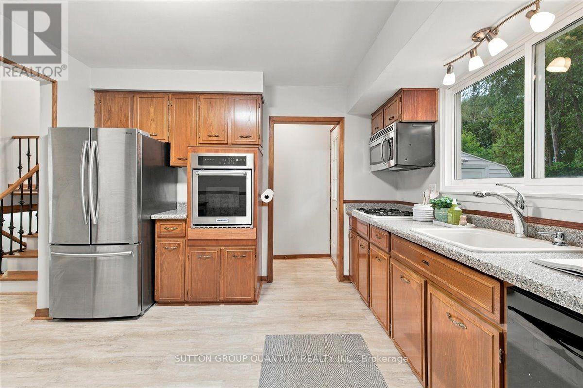 325 Erindale Drive, Burlington, Ontario  L7L 4T3 - Photo 12 - W13795166