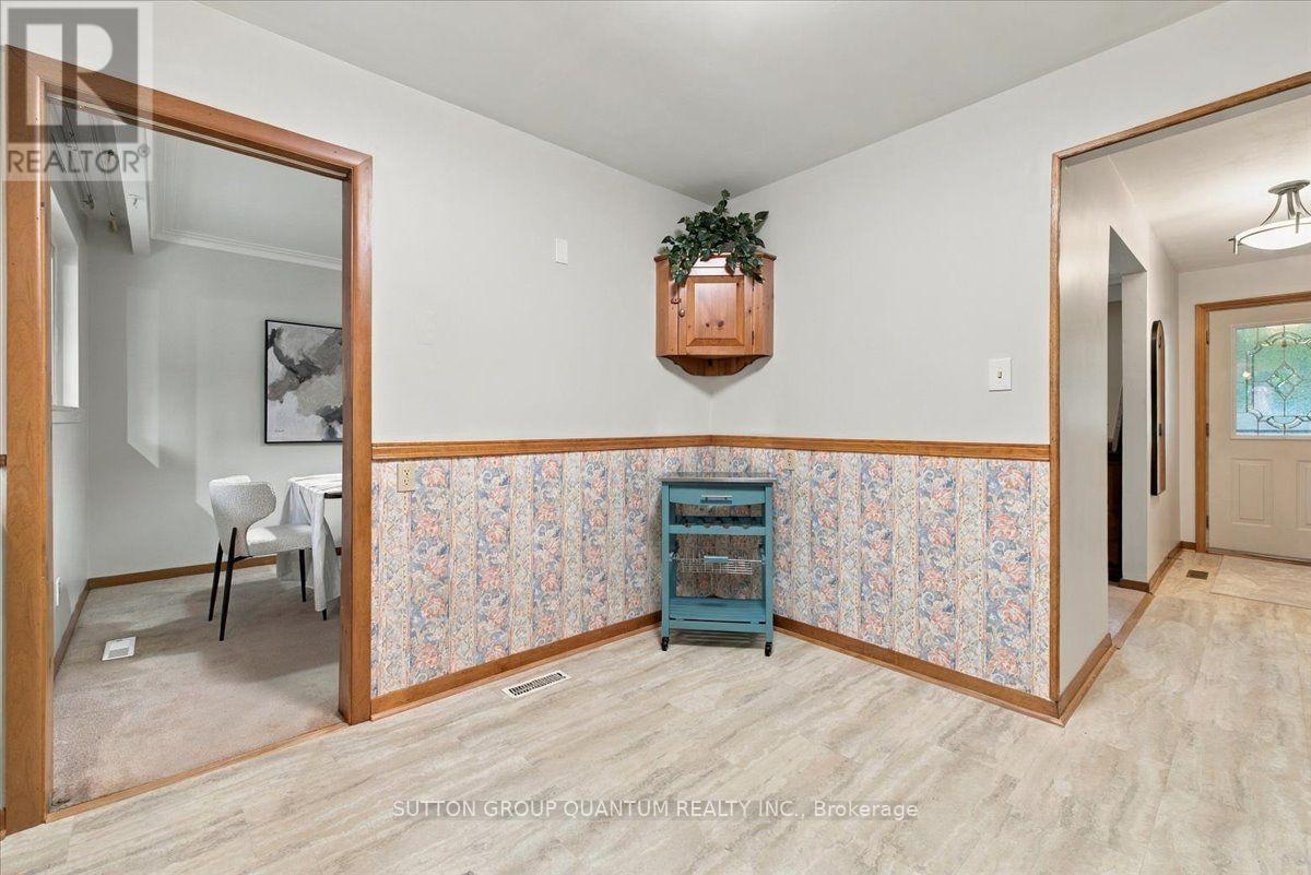 325 Erindale Drive, Burlington, Ontario  L7L 4T3 - Photo 13 - W13795166