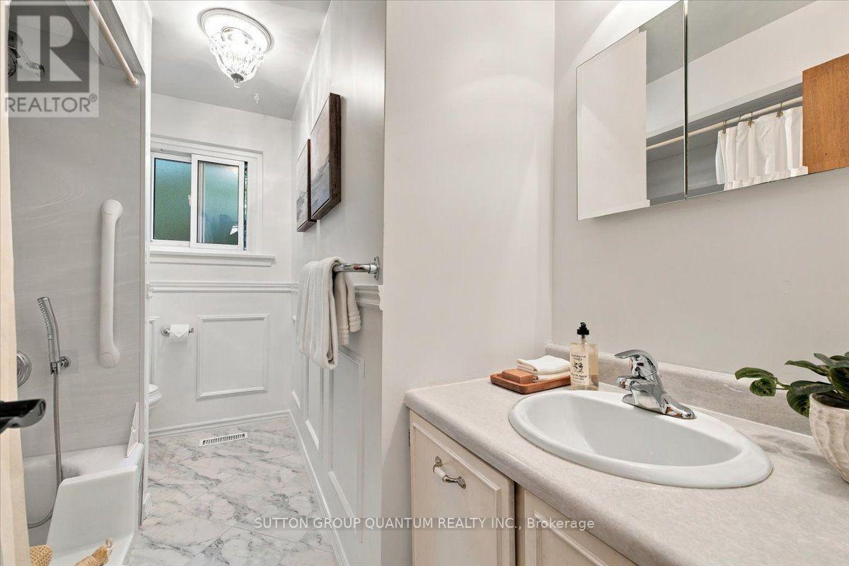 325 Erindale Drive, Burlington, Ontario  L7L 4T3 - Photo 22 - W13795166