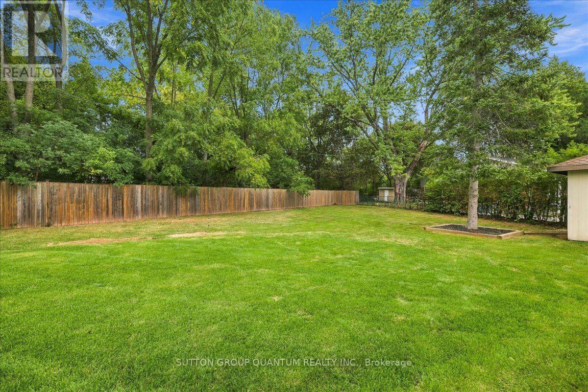 325 Erindale Drive, Burlington, Ontario  L7L 4T3 - Photo 36 - W13795166