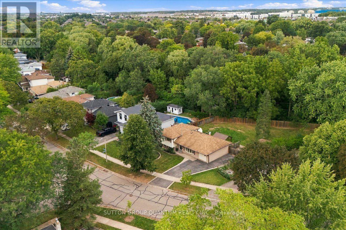 325 Erindale Drive, Burlington, Ontario  L7L 4T3 - Photo 38 - W13795166