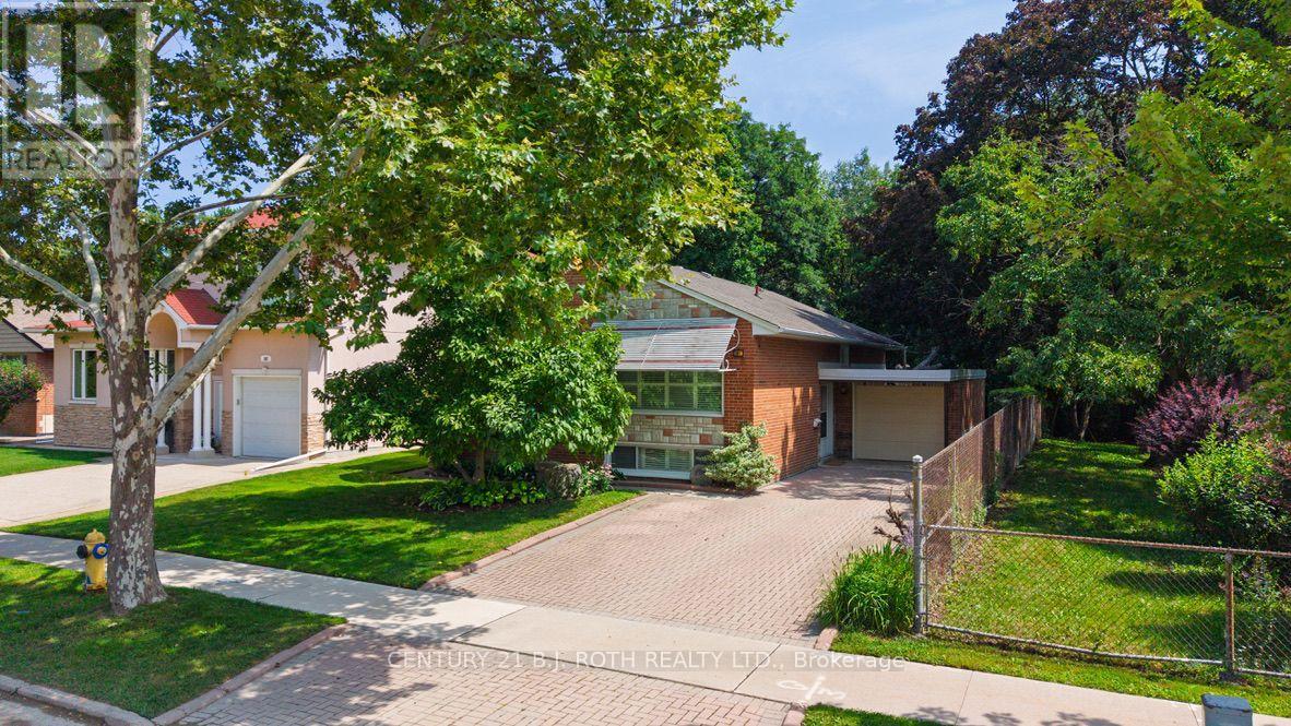 109 Wincott Drive, Toronto, Ontario  M9R 2P5 - Photo 1 - W13795190