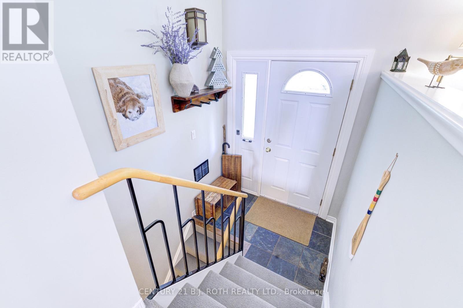 109 Wincott Drive, Toronto, Ontario  M9R 2P5 - Photo 3 - W13795190
