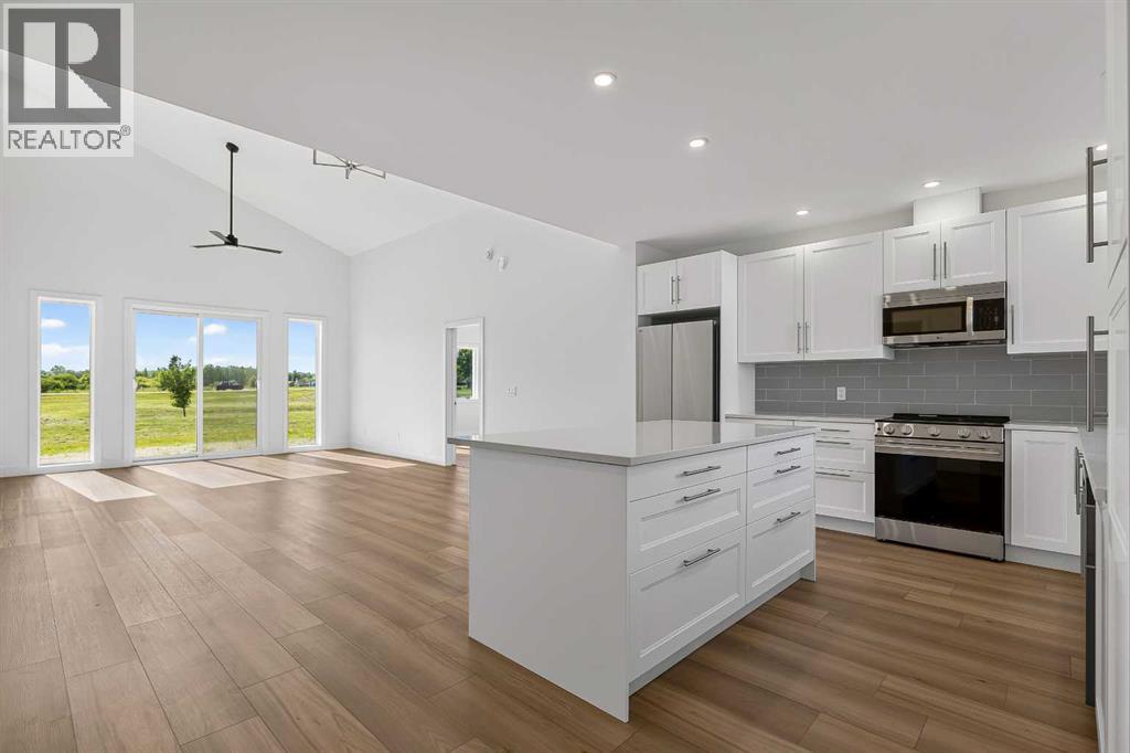 8 Diamond Valley Close, Carbon, Alberta  T0M 0L0 - Photo 3 - A2328129