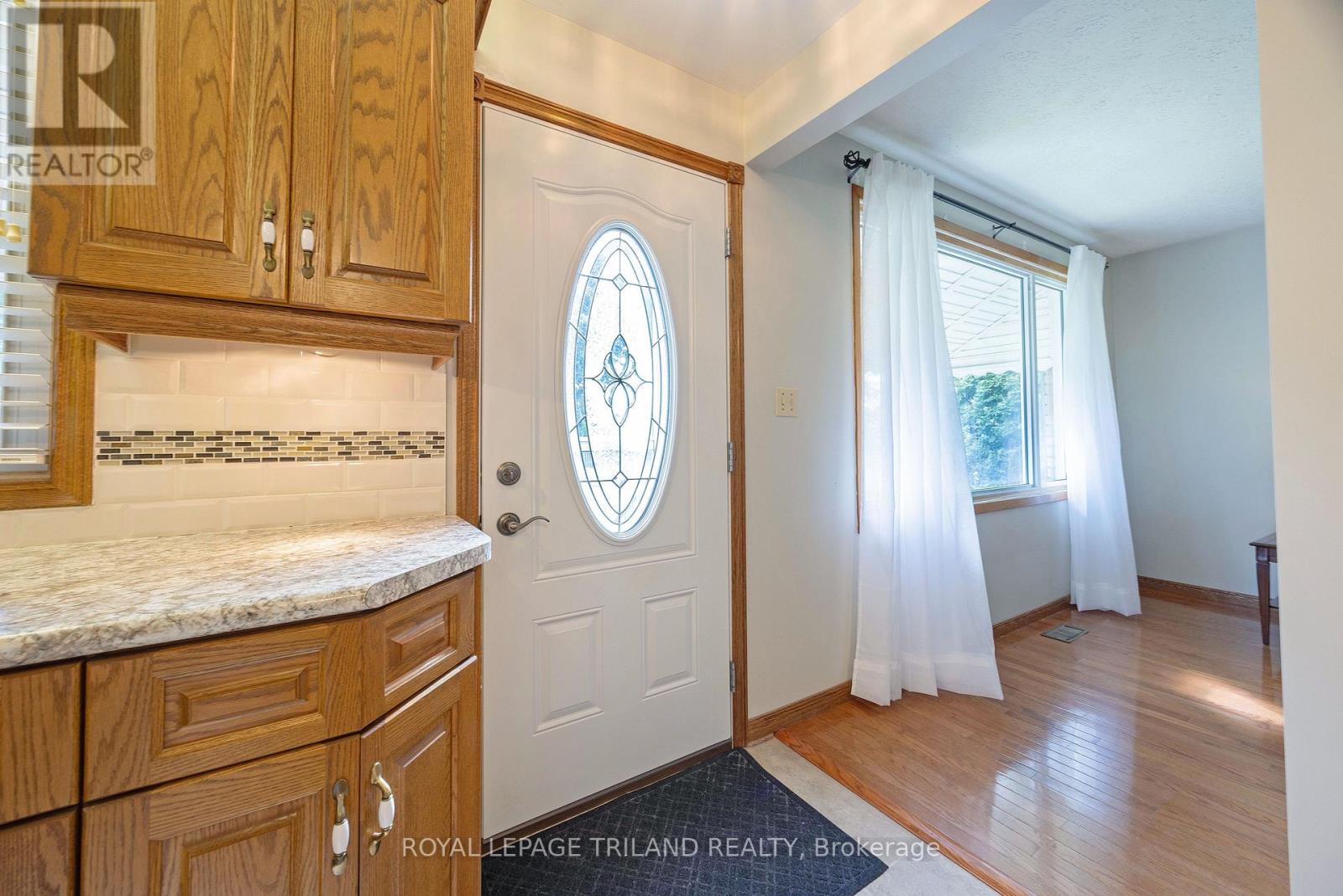 16 Sparta Street, St. Thomas, Ontario  N5R 5G9 - Photo 3 - X13795208