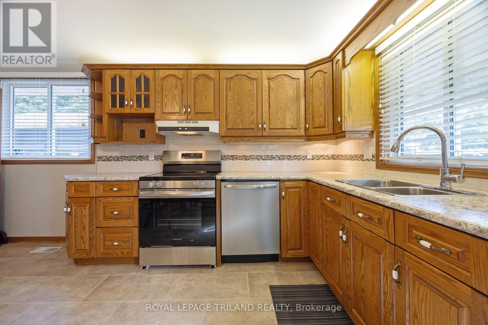 16 Sparta Street, St. Thomas, Ontario  N5R 5G9 - Photo 8 - X13795208