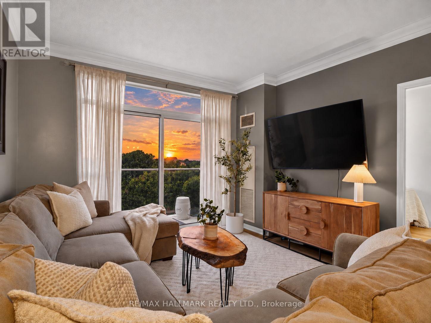 Ph918 - 3650 Kingston Road, Toronto, Ontario  M1M 3X9 - Photo 3 - E13765292