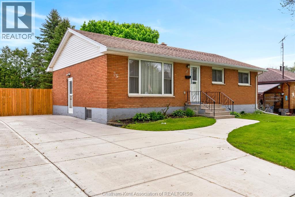 35 Peter STREET, Chatham, Ontario