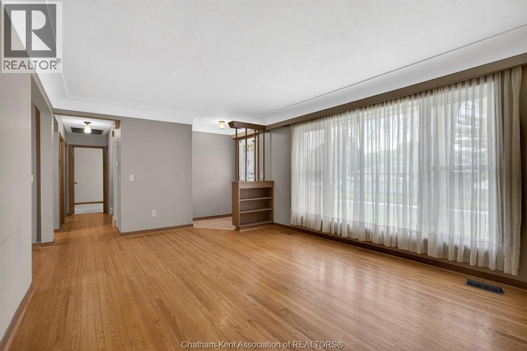 35 Peter Street, Chatham, Ontario  N7M 5B2 - Photo 9 - 26022729