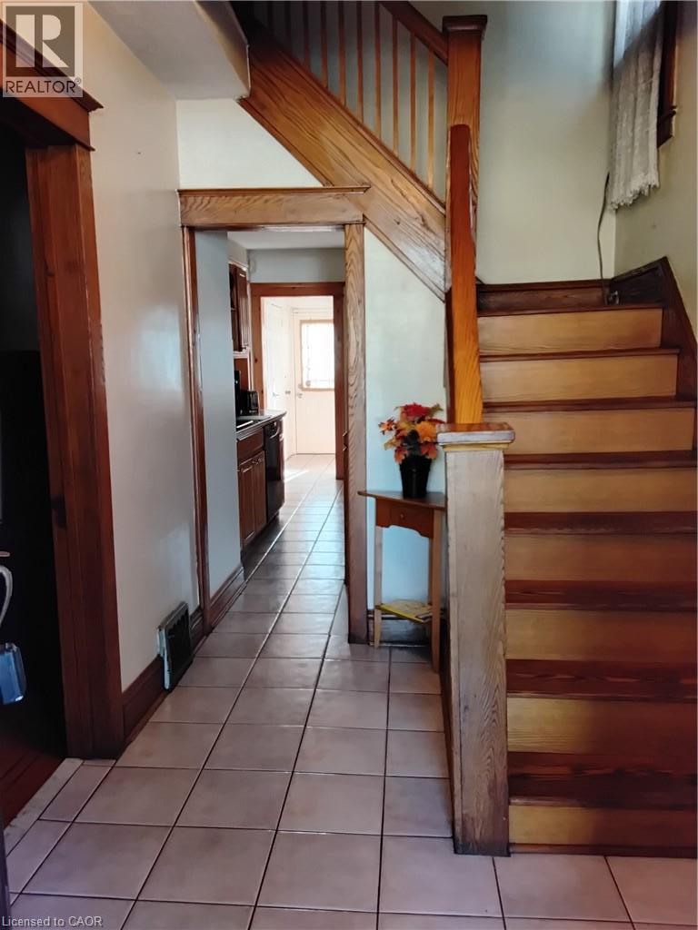 156 Leinster Avenue N, Hamilton, Ontario  L8L 6X9 - Photo 2 - 40861615