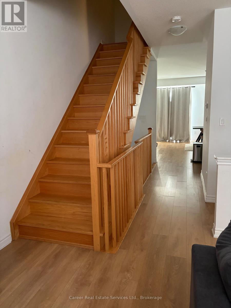 777 Chinook Path, Oshawa (Donevan), Ontario  L1H 0A7 - Photo 4 - E13795292