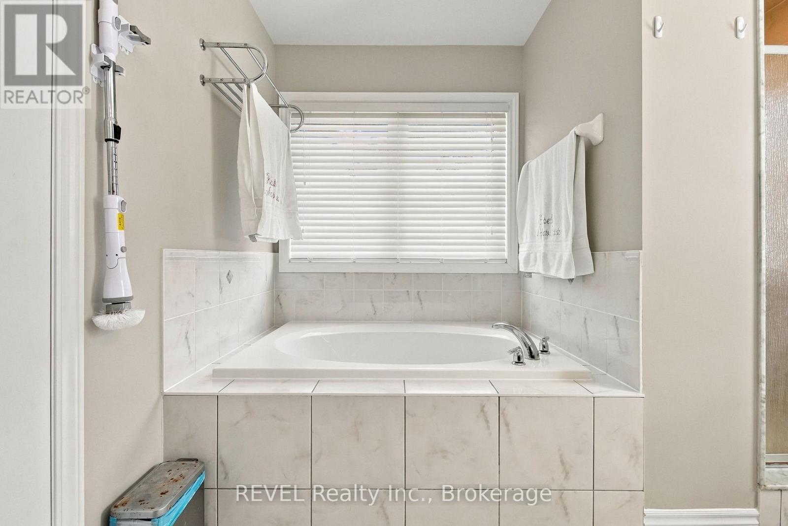 1901 Don White Court, Oshawa (Taunton), Ontario  L1H 8L7 - Photo 27 - E13795328