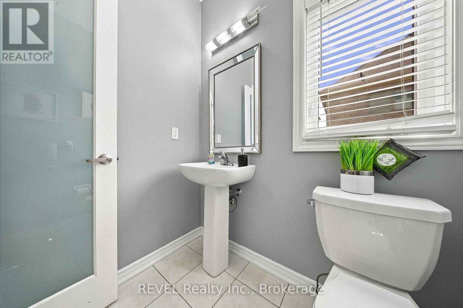 1901 Don White Court, Oshawa (Taunton), Ontario  L1H 8L7 - Photo 7 - E13795328