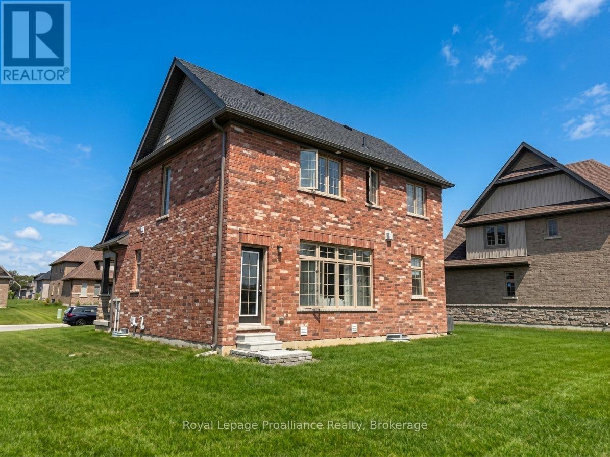 6 Larissa Park Drive, Quinte West (Murray Ward), Ontario  K0L 1L0 - Photo 13 - X13795412