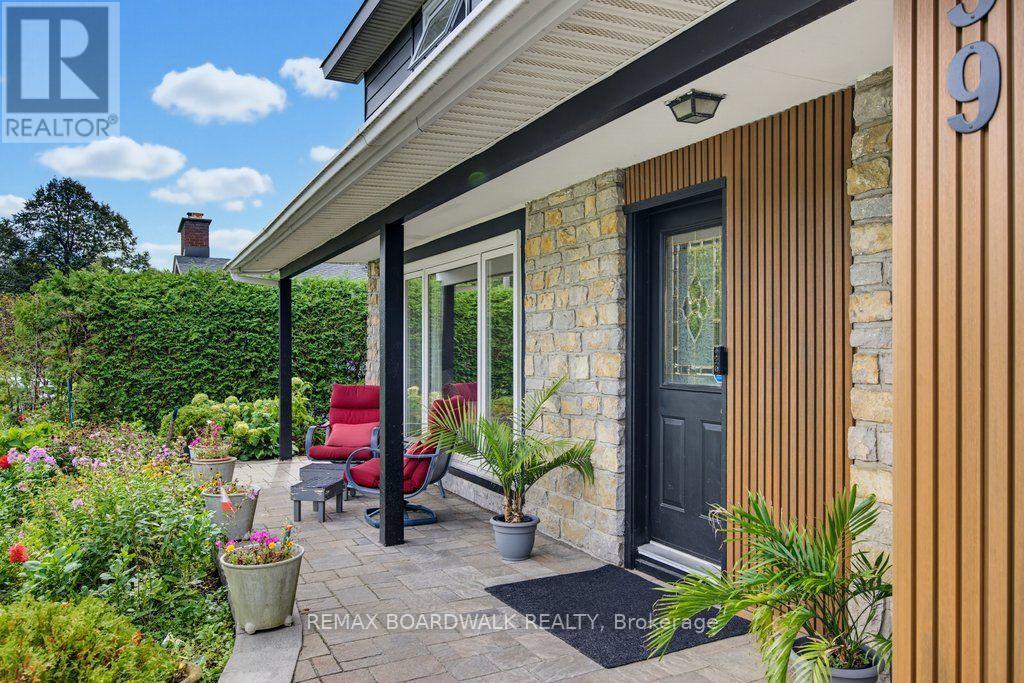 39 Welkin Crescent, Ottawa, Ontario  K2E 5M4 - Photo 3 - X13795294