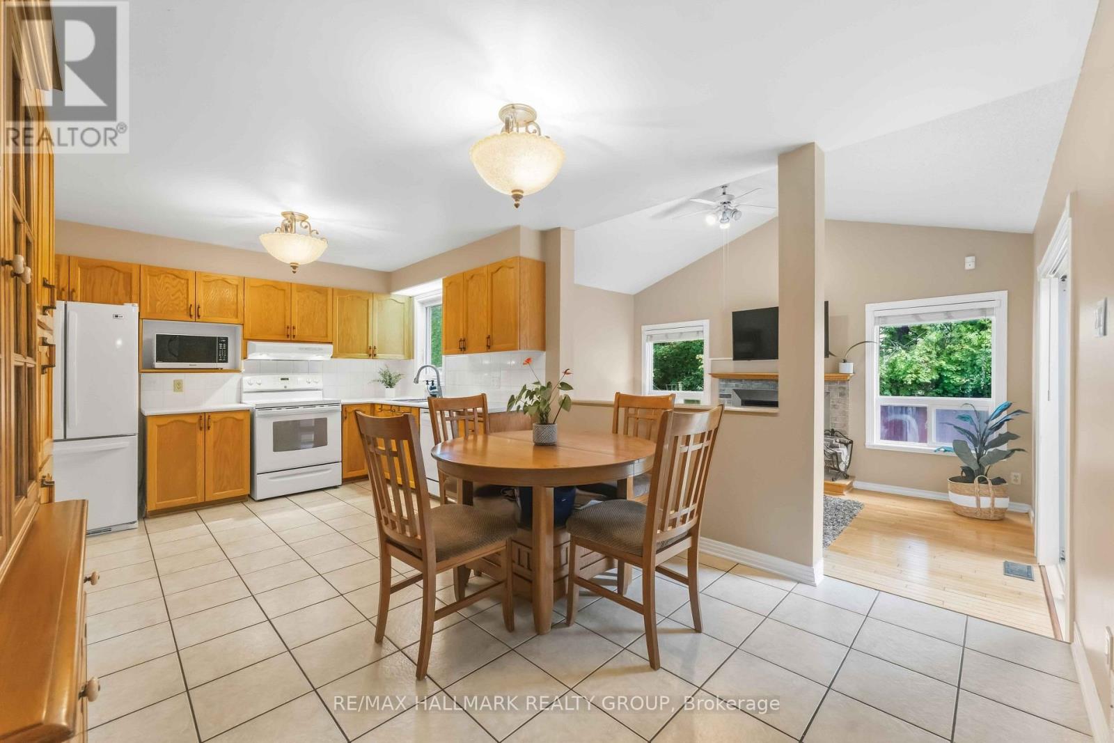 2053 Rolling Brook Drive, Ottawa, Ontario  K1W 1C9 - Photo 11 - X13795330