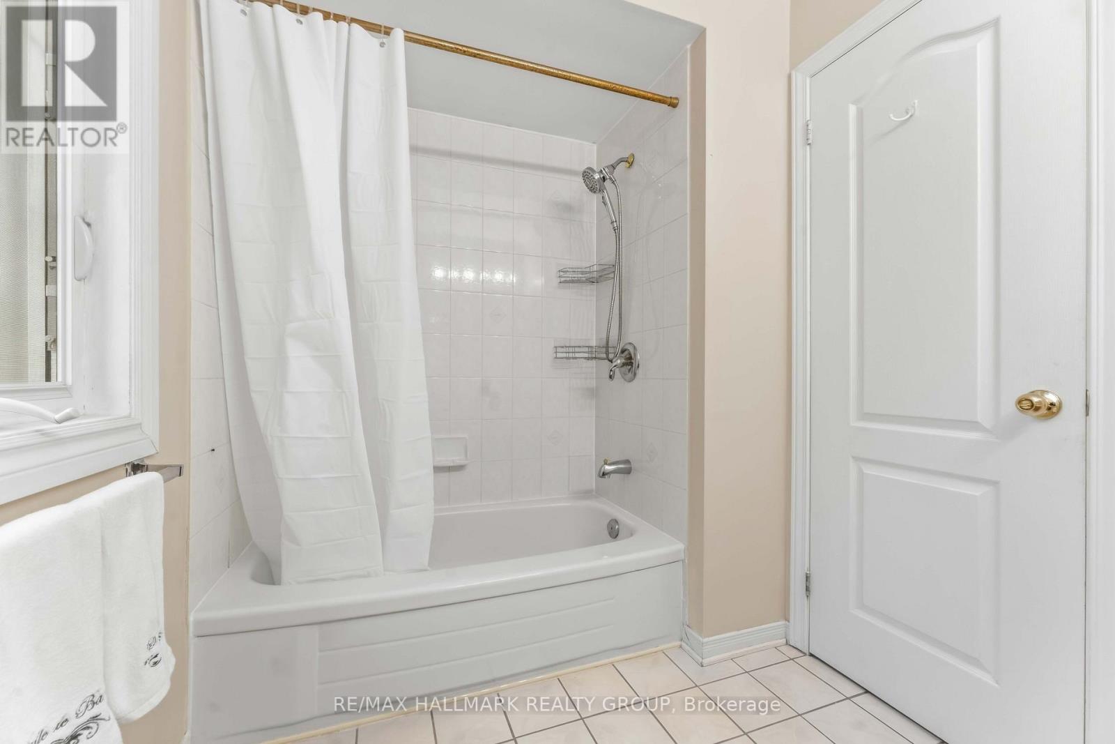 2053 Rolling Brook Drive, Ottawa, Ontario  K1W 1C9 - Photo 24 - X13795330