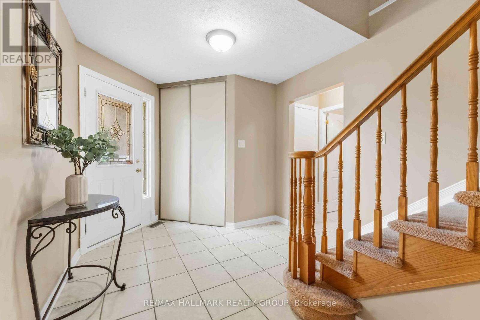 2053 Rolling Brook Drive, Ottawa, Ontario  K1W 1C9 - Photo 3 - X13795330