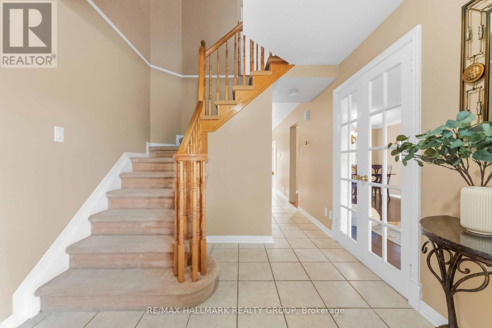 2053 Rolling Brook Drive, Ottawa, Ontario  K1W 1C9 - Photo 4 - X13795330