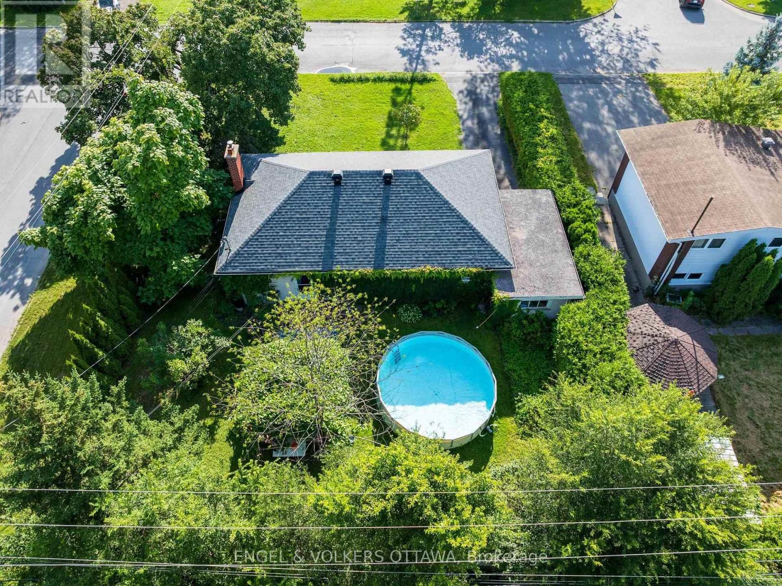 11 Hilliard Avenue, Ottawa, Ontario  K2E 6B8 - Photo 4 - X13795406