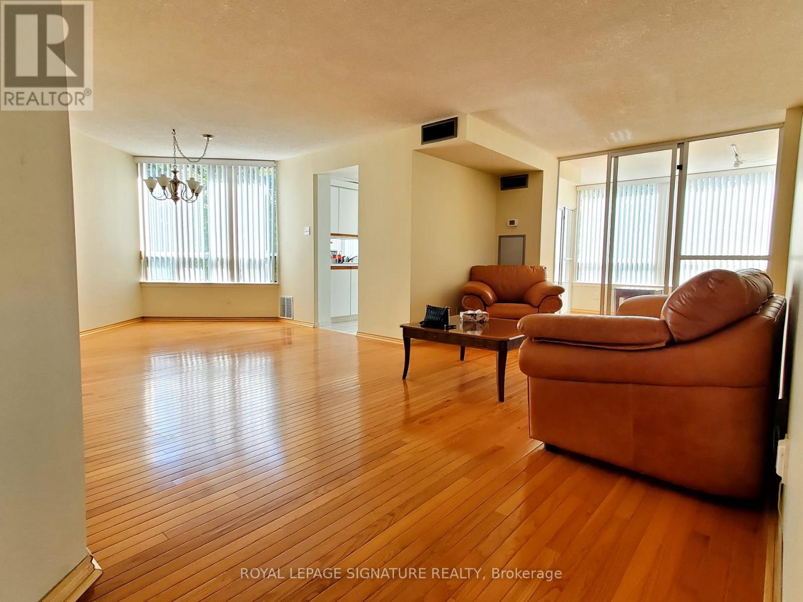212 - 1121 Steeles Avenue, Toronto (Westminster-Branson), Ontario  M2R 3W7 - Photo 10 - C13795400