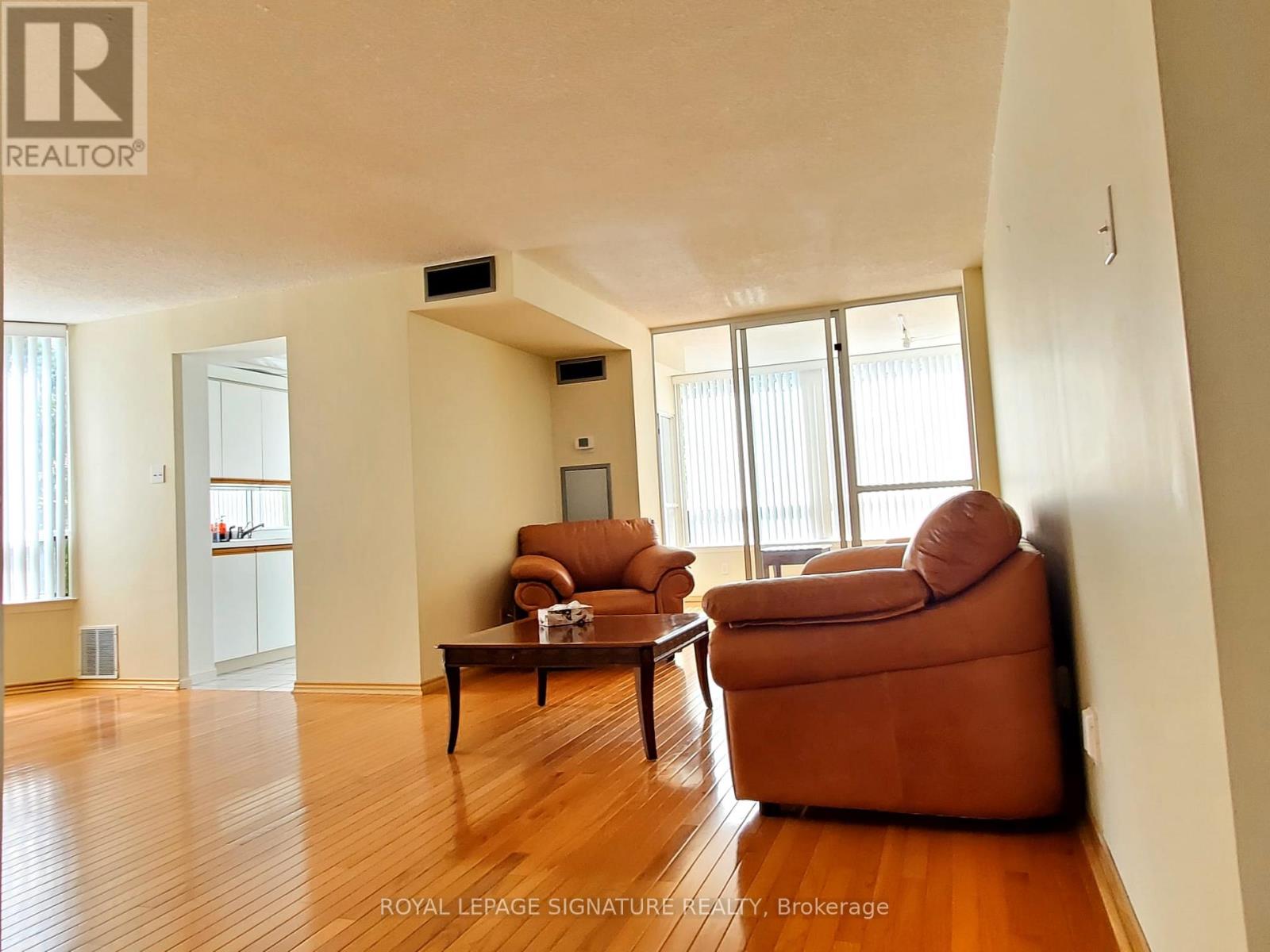 212 - 1121 Steeles Avenue, Toronto (Westminster-Branson), Ontario  M2R 3W7 - Photo 11 - C13795400