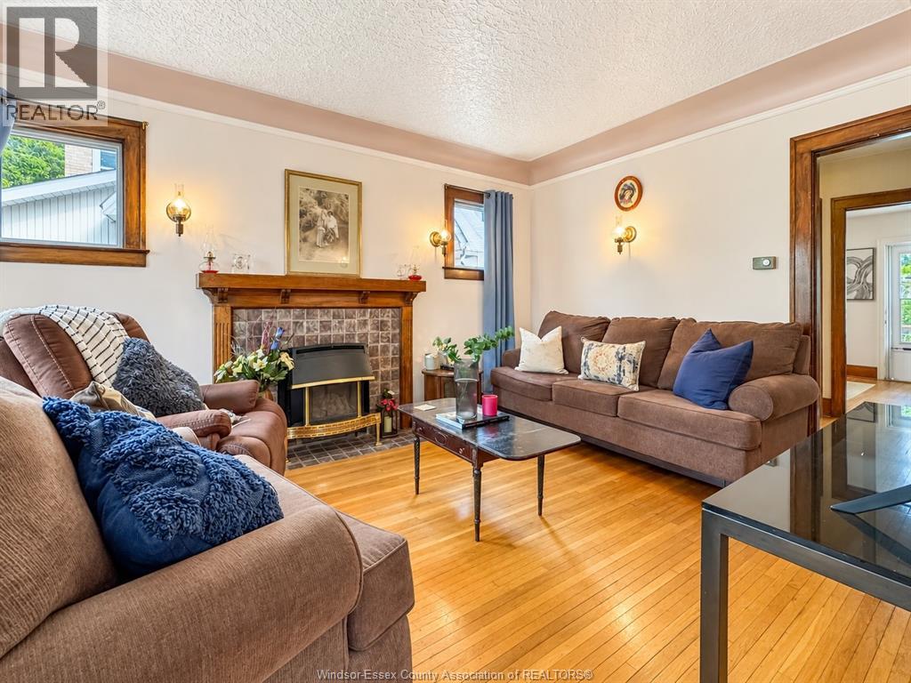 2270 Lillian, Windsor, Ontario  N8X 4B2 - Photo 3 - 26022634