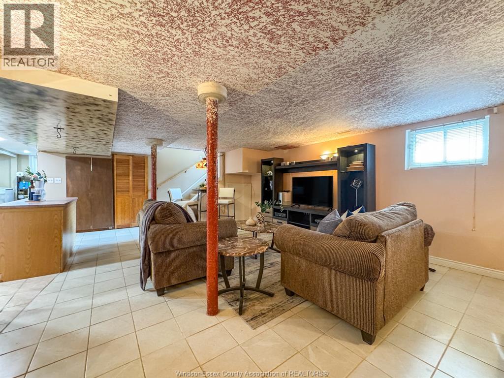 2270 Lillian, Windsor, Ontario  N8X 4B2 - Photo 40 - 26022634
