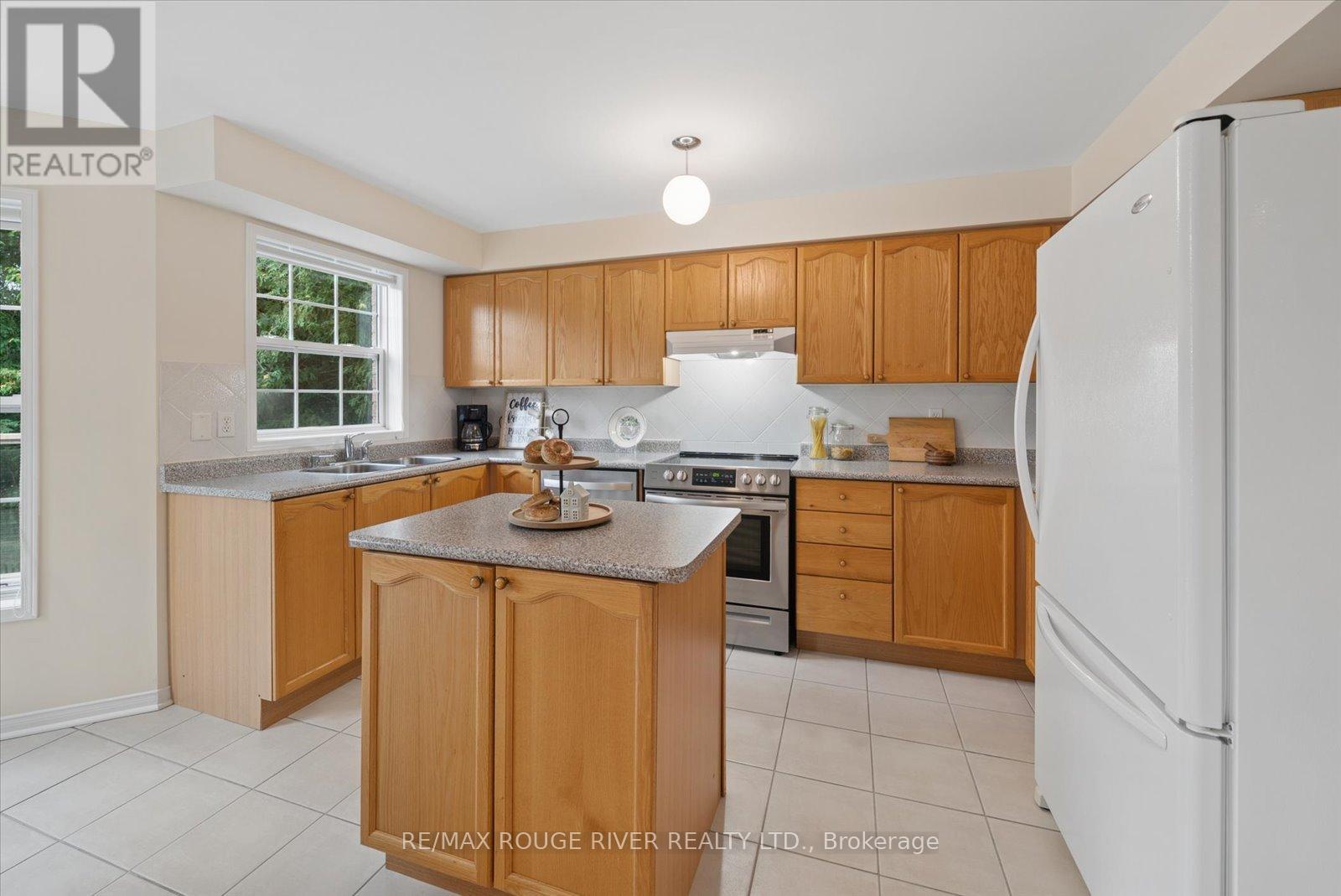 125 Gartshore Drive, Whitby (Williamsburg), Ontario  L1P 1N8 - Photo 11 - E13795438