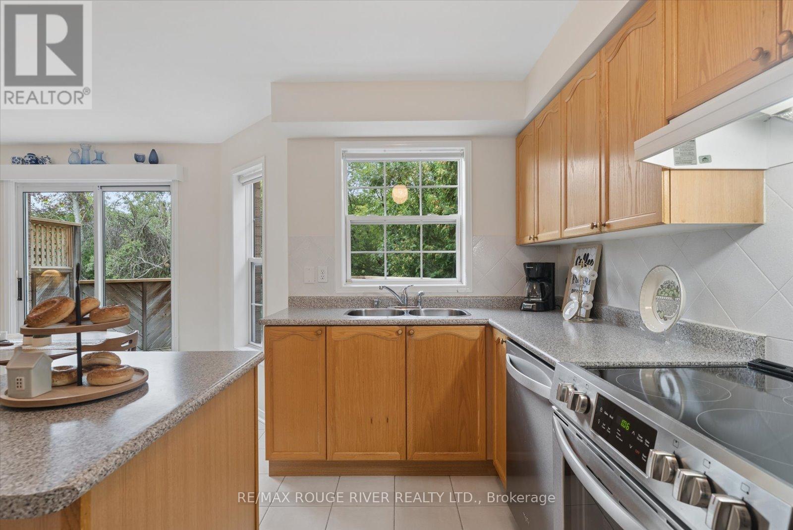 125 Gartshore Drive, Whitby (Williamsburg), Ontario  L1P 1N8 - Photo 12 - E13795438