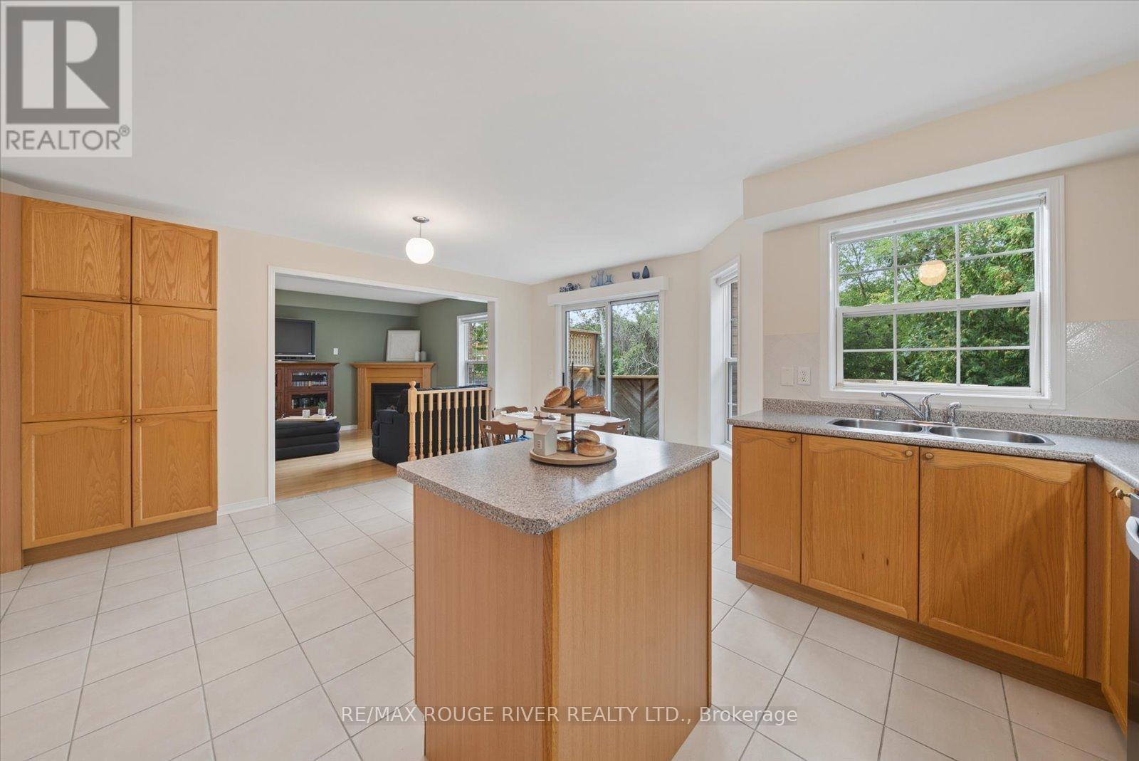 125 Gartshore Drive, Whitby (Williamsburg), Ontario  L1P 1N8 - Photo 13 - E13795438