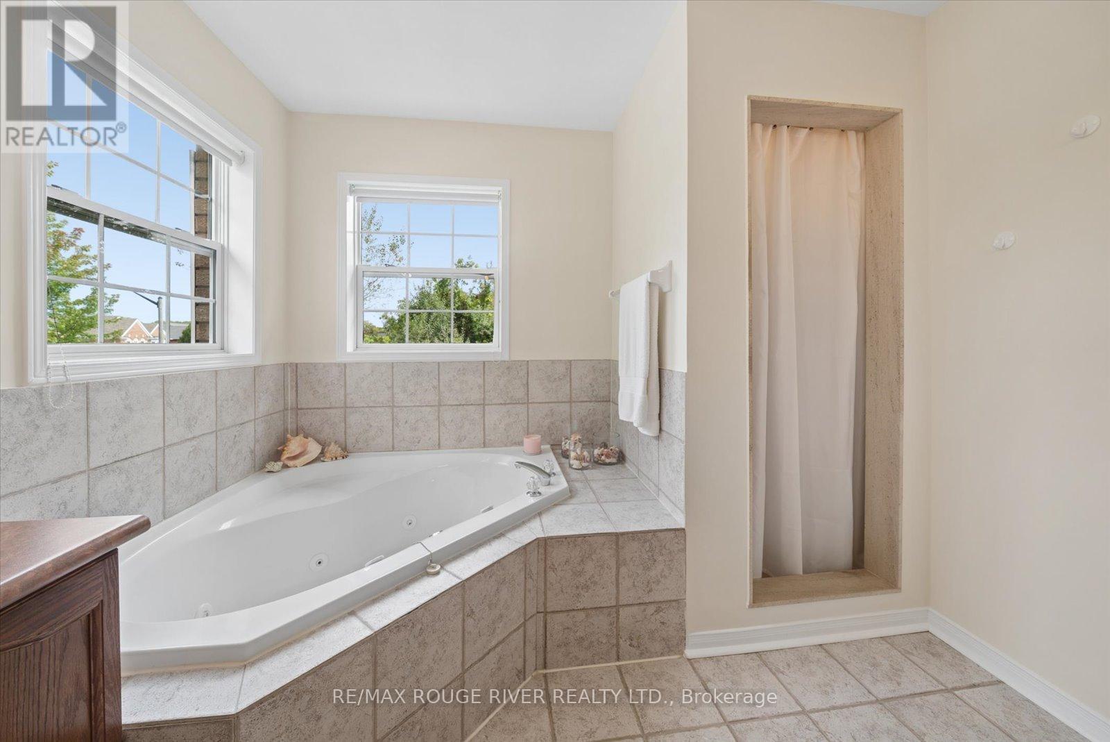 125 Gartshore Drive, Whitby (Williamsburg), Ontario  L1P 1N8 - Photo 26 - E13795438