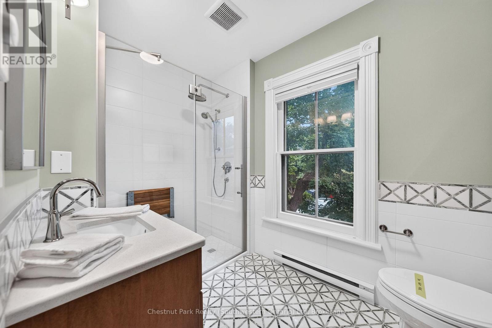 102 Queen Street, Guelph, Ontario  N1E 4S1 - Photo 35 - X13795428