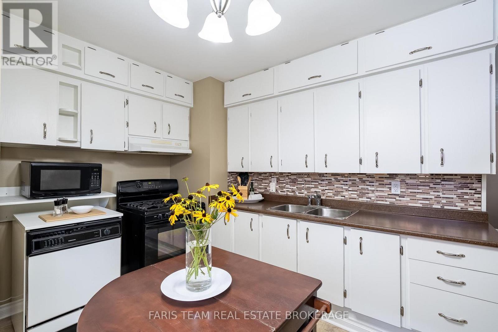 45 Bailey Crescent, Aurora, Ontario  L4G 2B2 - Photo 5 - N13795368