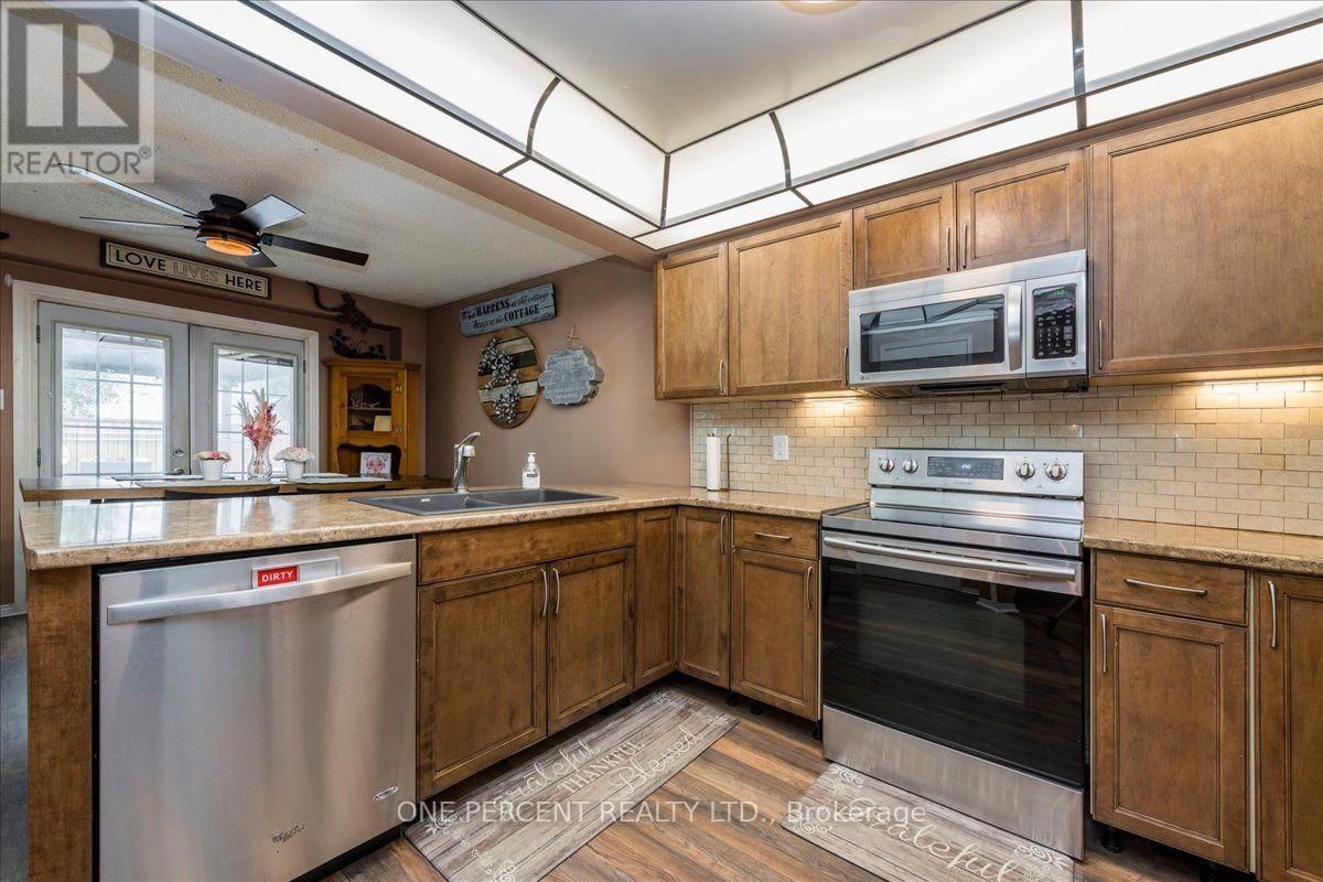 194 Livingstone Street W, Barrie (West Bayfield), Ontario  L4N 6Z9 - Photo 8 - S13795338